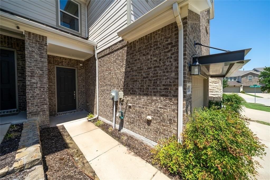17769 Shumard Oak Dr - Photo 2 of 31