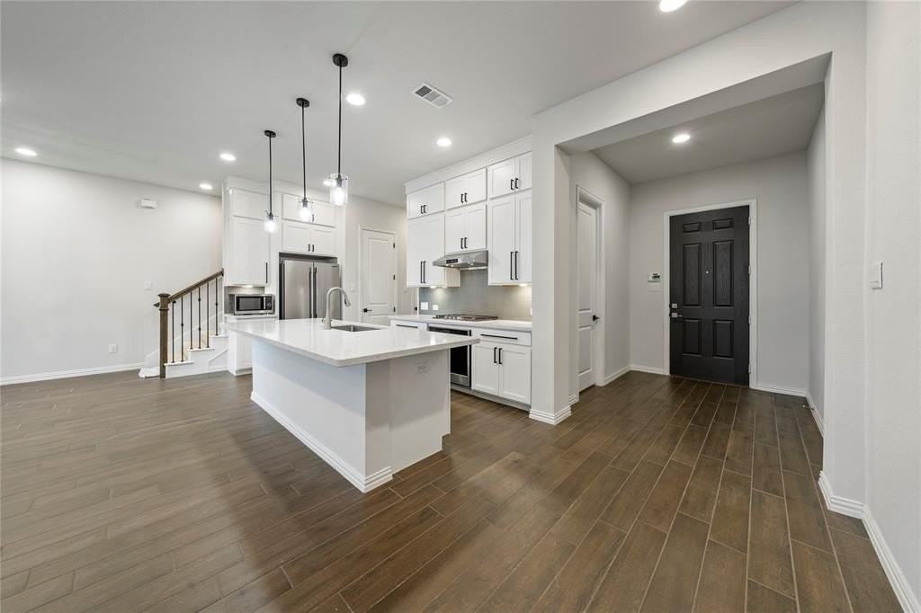 17769 Shumard Oak Dr - Photo 5 of 31