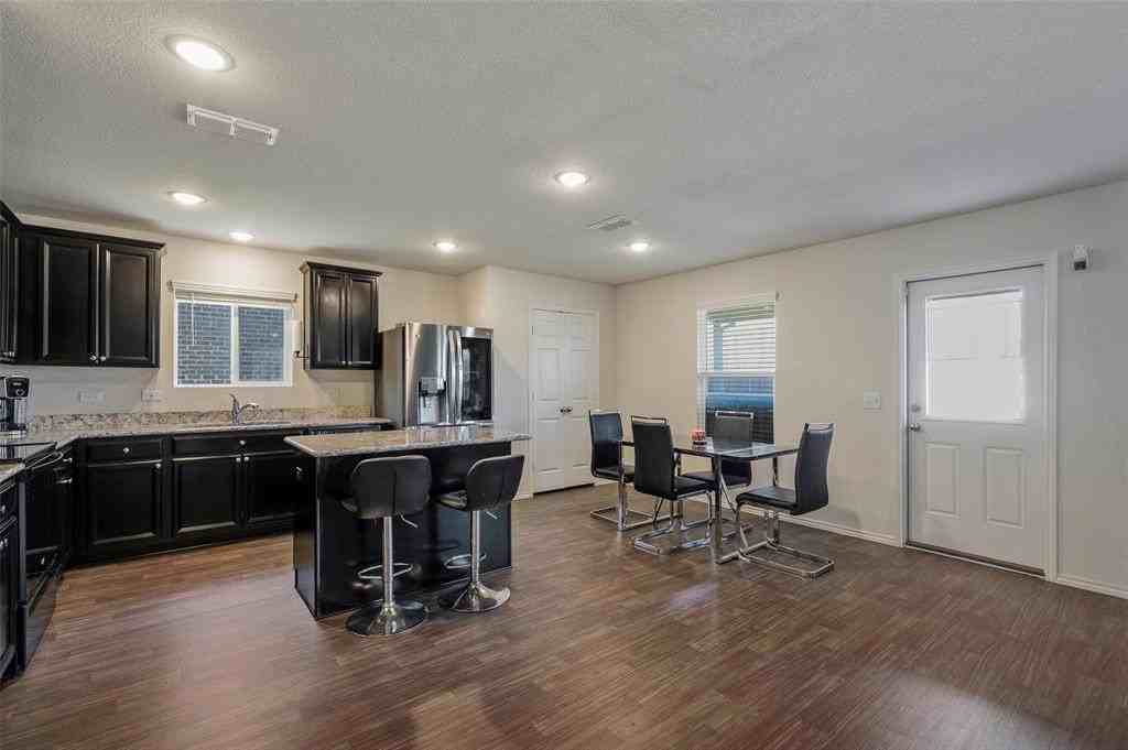 1233 Trace Dr - Photo 5 of 24