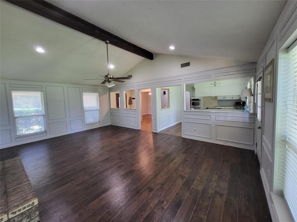 1106 Meadowview Dr - Photo 3 of 24