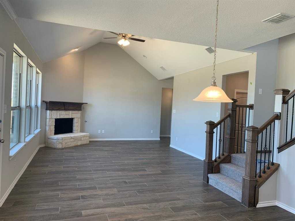 601 Long Prairie Dr - Photo 3 of 31