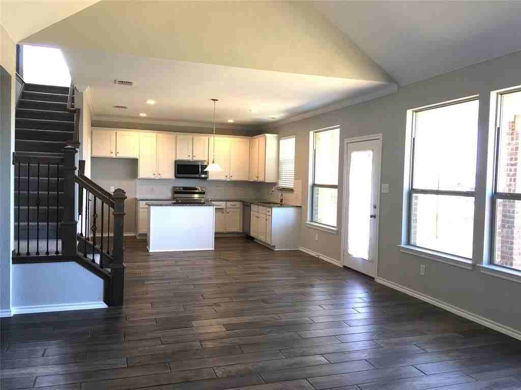 601 Long Prairie Dr - Photo 5 of 31