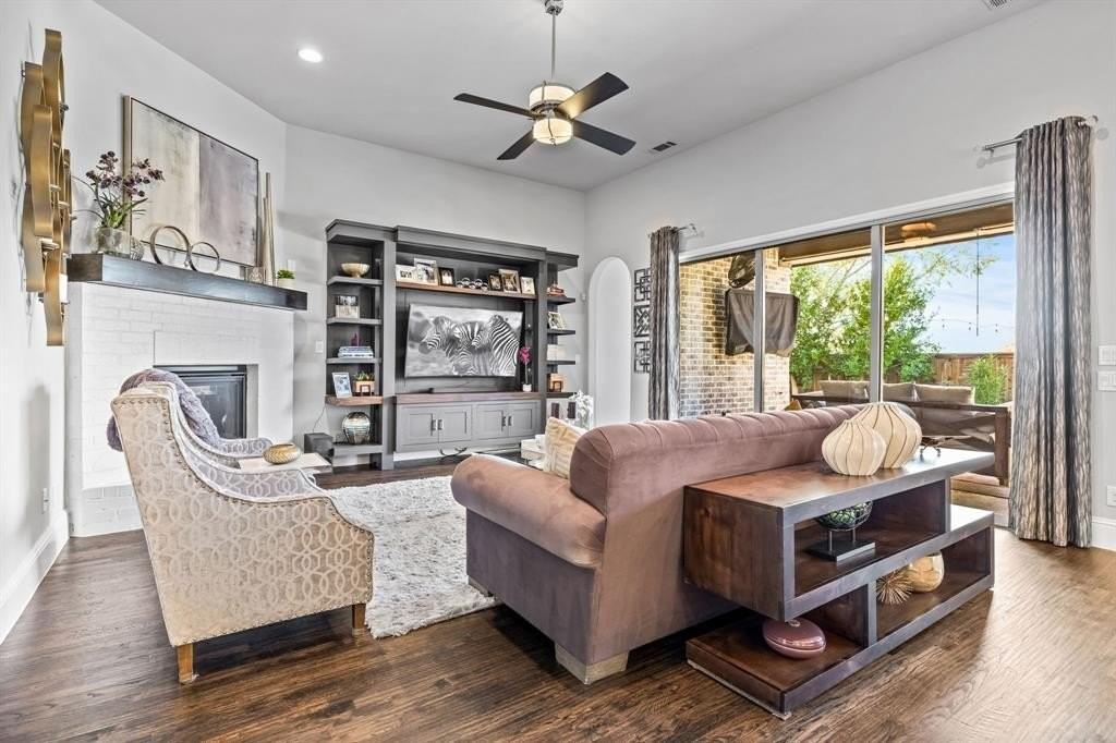 16270 Moonseed Rd - Photo 6 of 39