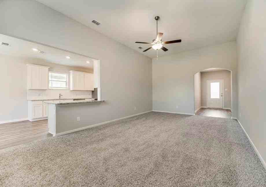 1016 Calhoun Dr - Photo 2 of 9
