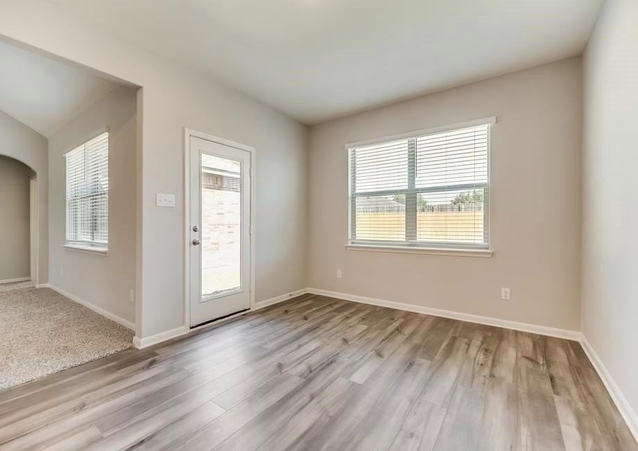 1016 Calhoun Dr - Photo 3 of 9