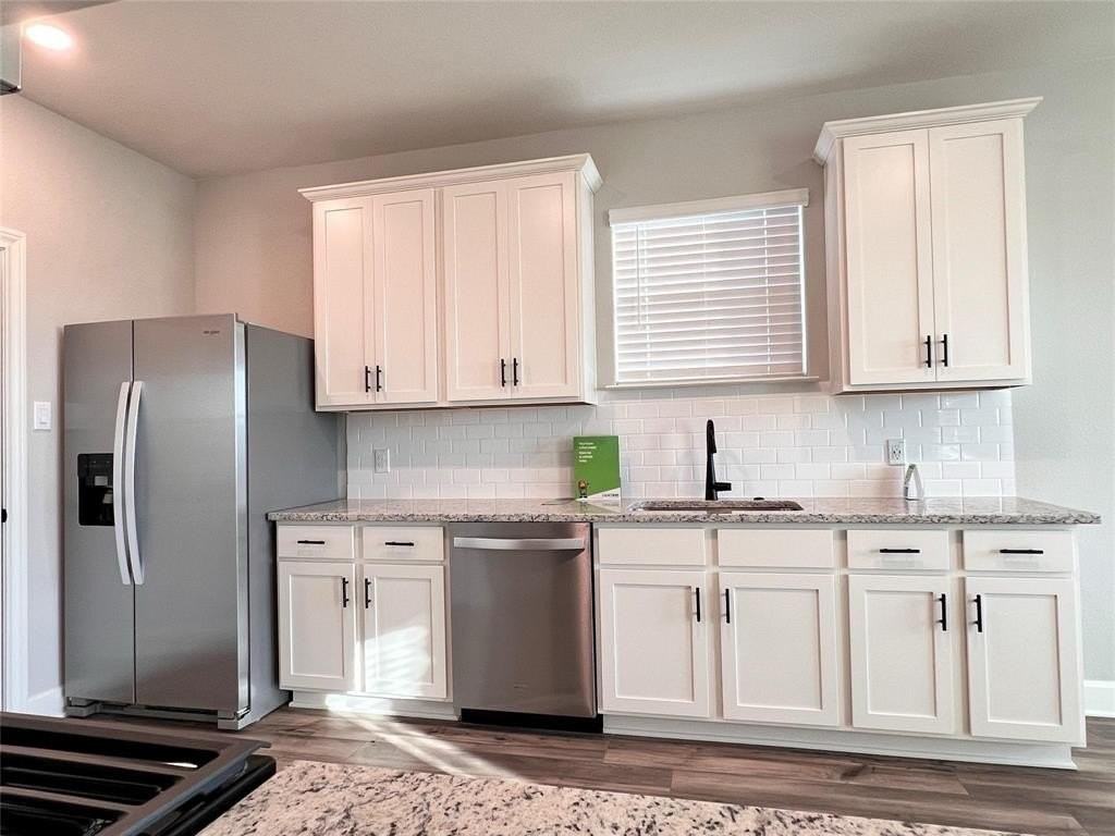 1016 Calhoun Dr - Photo 4 of 9