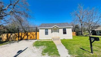 featured image of 111 Rousseau St