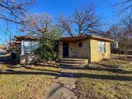 featured image of 1431 W Chestnut St