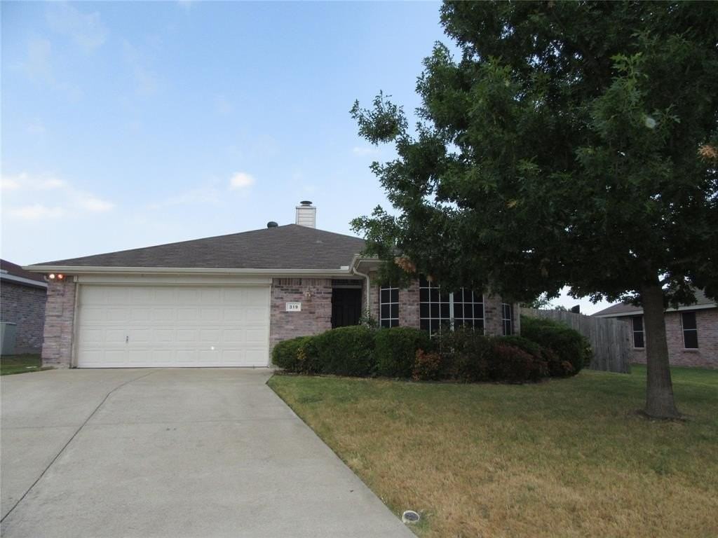 319 Lake Wichita Dr - Photo 2 of 24