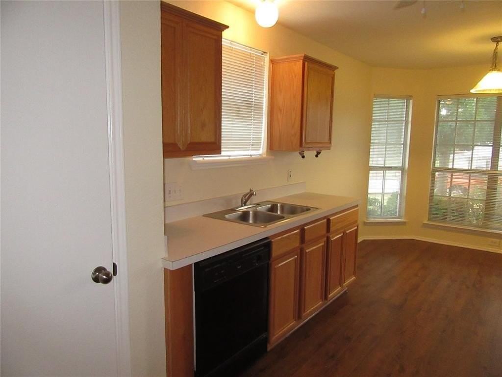319 Lake Wichita Dr - Photo 5 of 24
