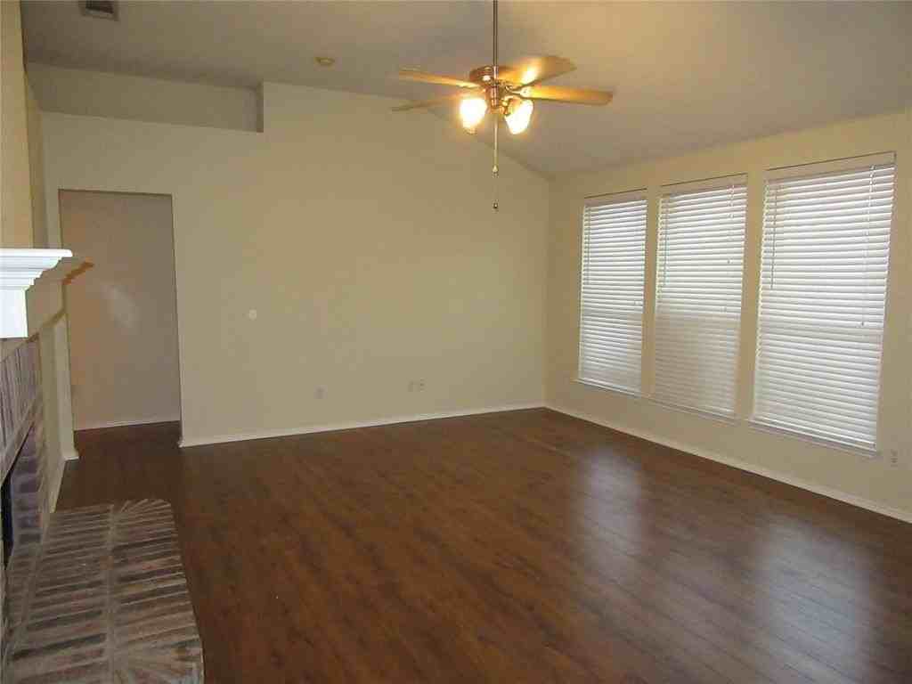 319 Lake Wichita Dr - Photo 6 of 24