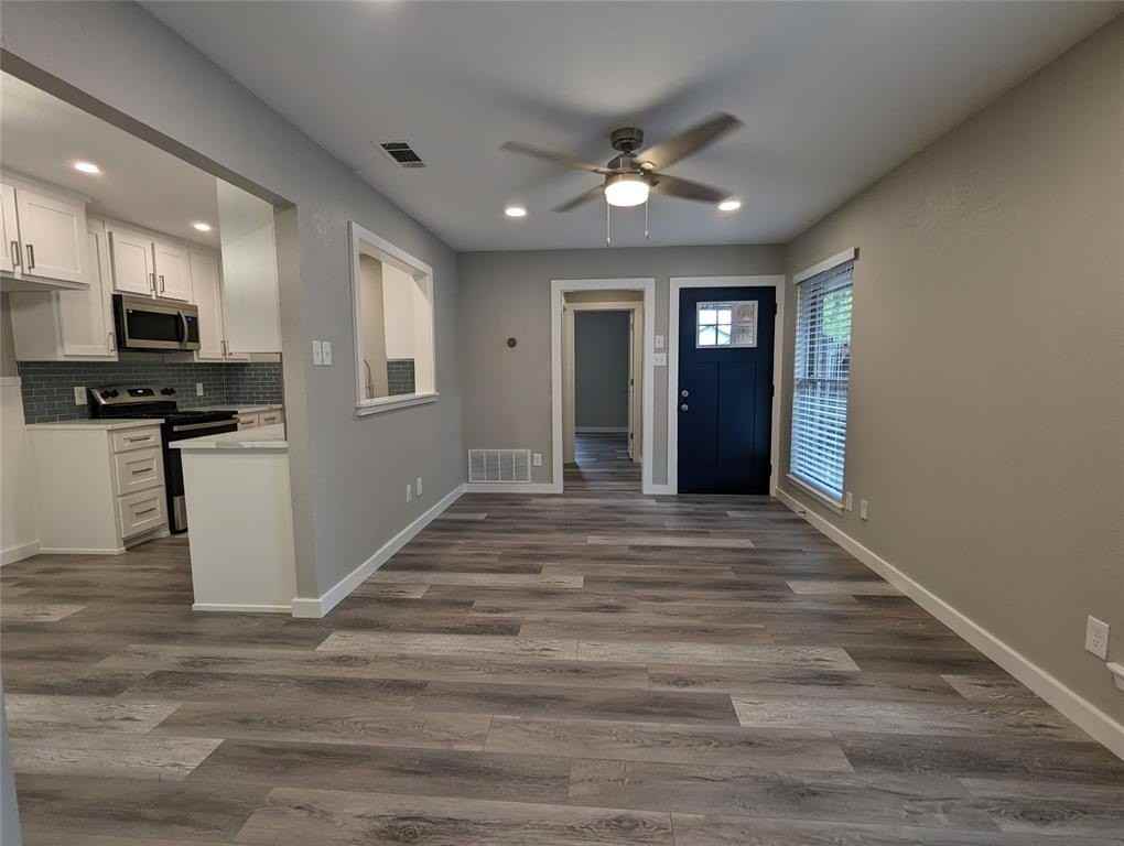 802 E Brin St - Photo 5 of 23