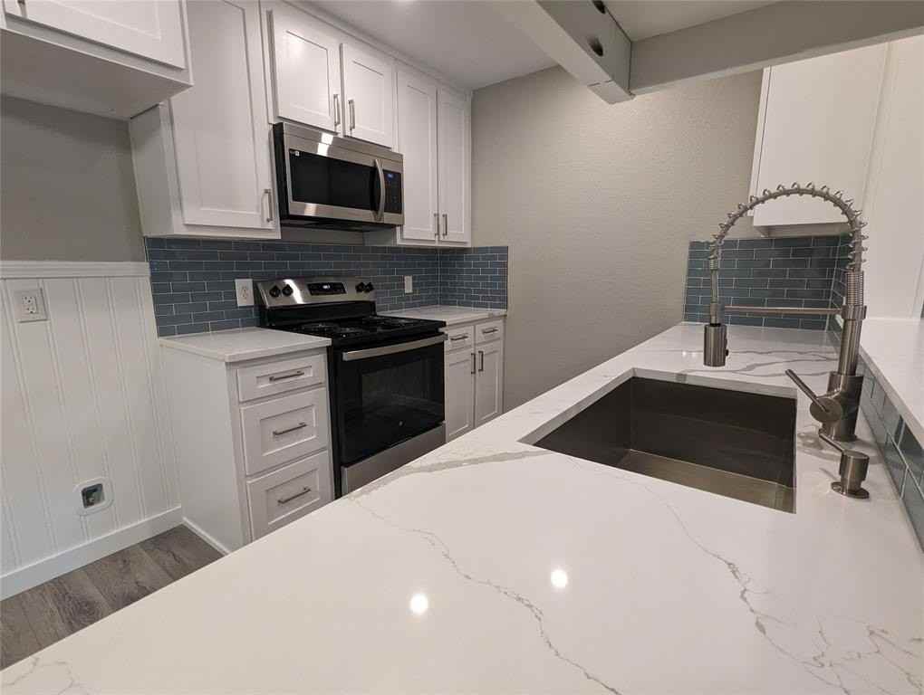 802 E Brin St - Photo 7 of 23