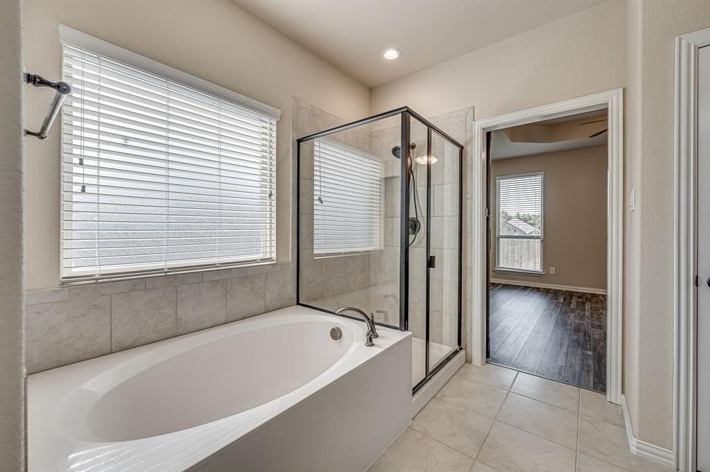 438 Brookdale Dr - Photo 5 of 16