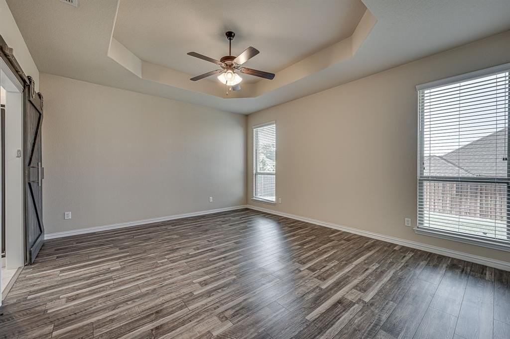 438 Brookdale Dr - Photo 6 of 16