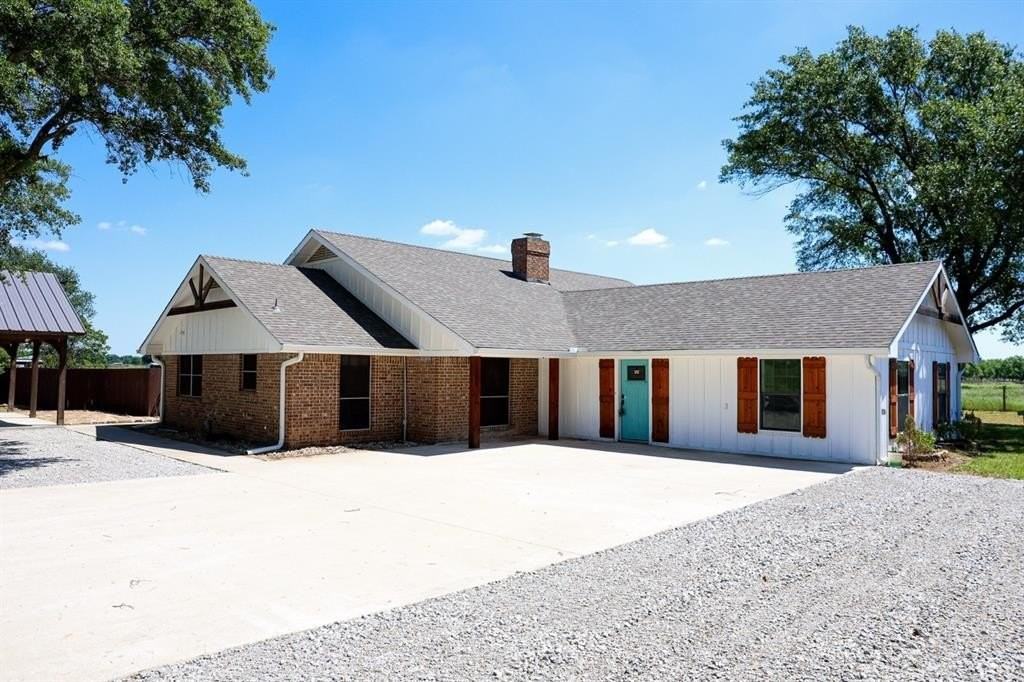 10575 Friendship Rd - Photo 3 of 32
