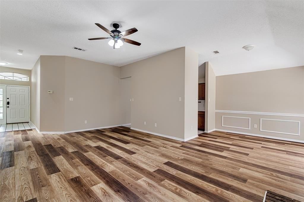 6307 Blaney Dr - Photo 7 of 27