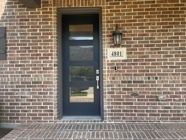 4801 Park View Pl - Photo 3 of 38