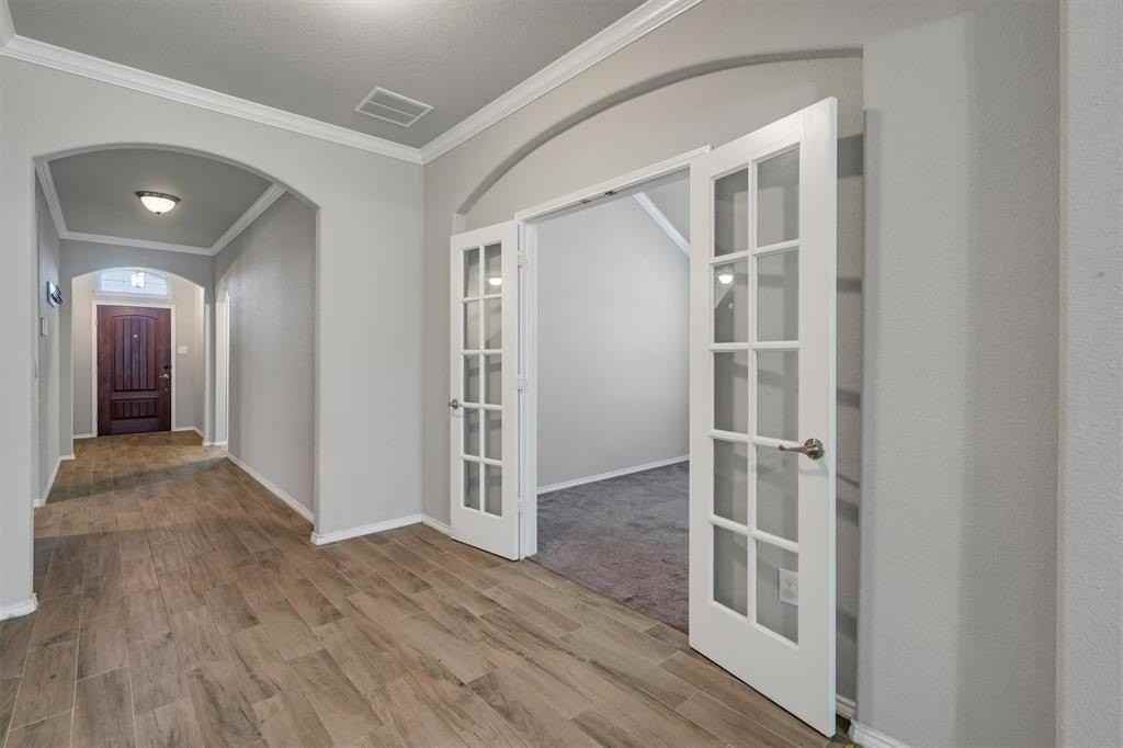 4080 Serene Dr - Photo 3 of 24
