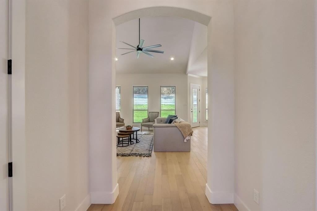1007 Meadow Wood Ter - Photo 5 of 39