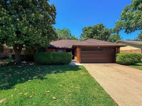712 Pecan St - Photo 1 of 1