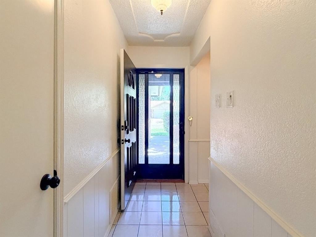 712 Pecan St - Photo 5 of 31