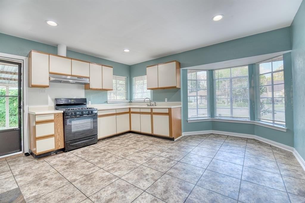 6028 Fairway Ave - Photo 4 of 22