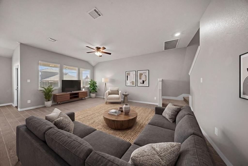2611 Fieldcrest Ln - Photo 2 of 40