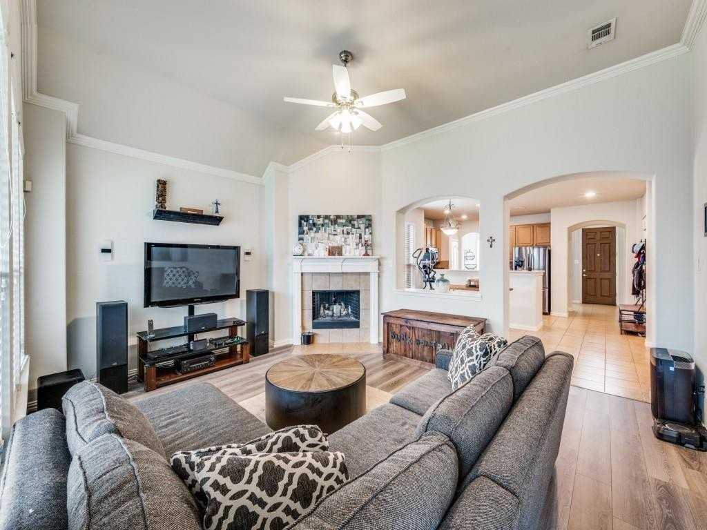 16312 Dry Creek Blvd - Photo 3 of 25