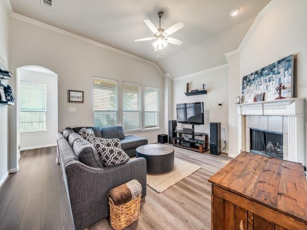 16312 Dry Creek Blvd - Photo 5 of 25
