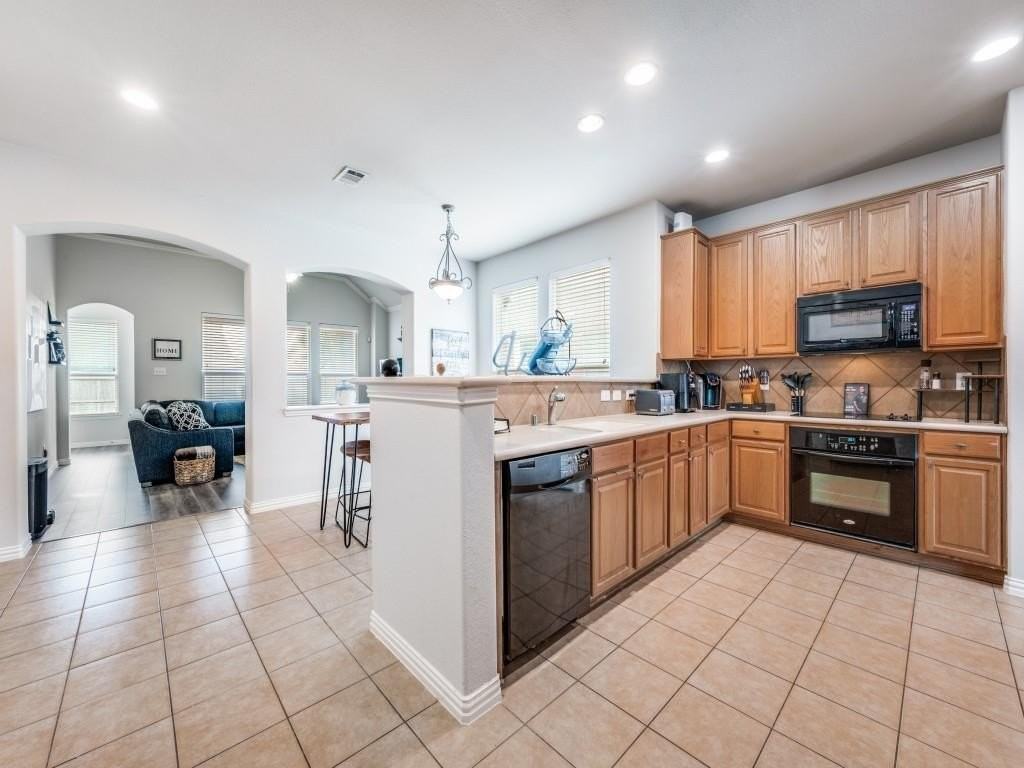 16312 Dry Creek Blvd - Photo 7 of 25