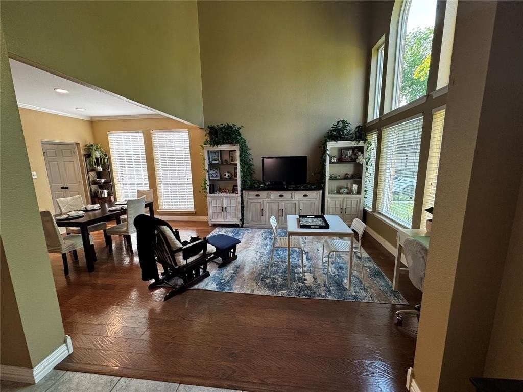 11513 Charlotte Ln - Photo 3 of 40