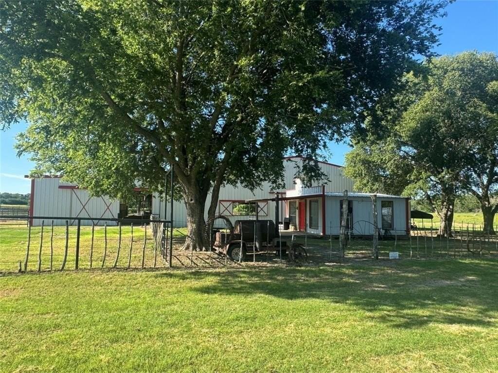 377 Private Road 3249 - Photo 5 of 40