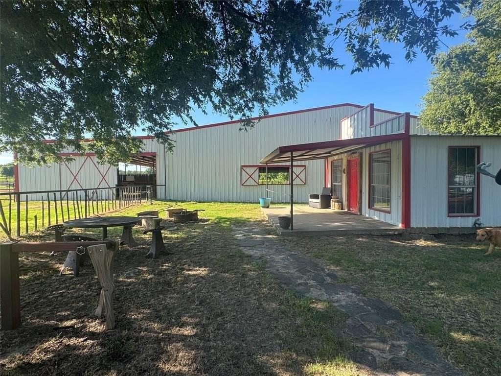 377 Private Road 3249 - Photo 6 of 40