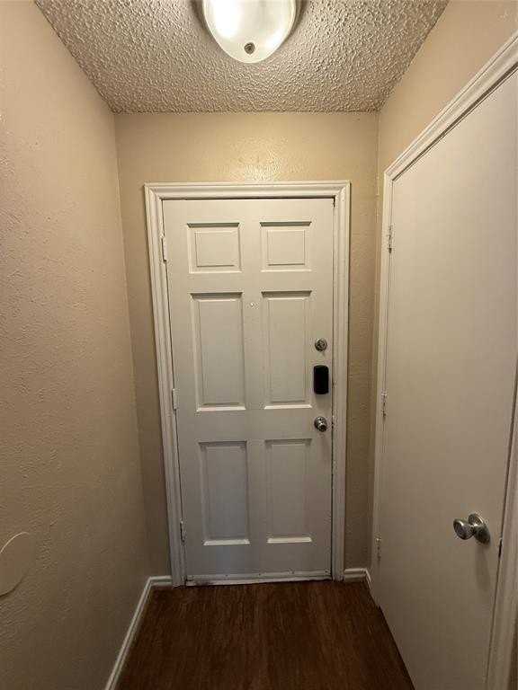 611 W Gilmer St #B - Photo 3 of 19
