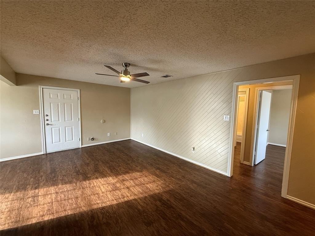 611 W Gilmer St #B - Photo 5 of 19