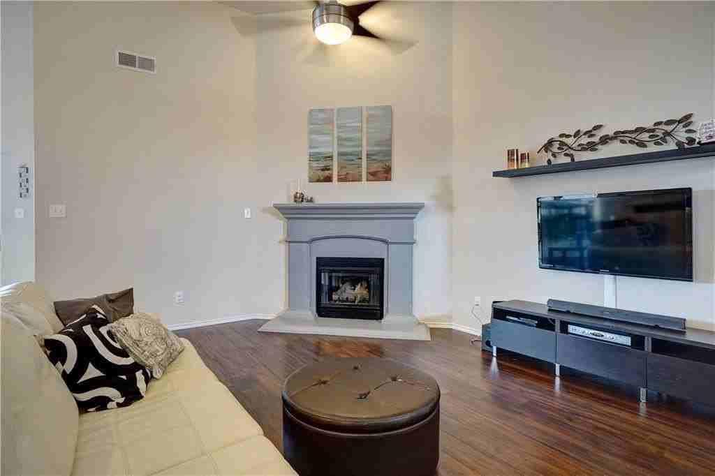 12833 Danville Dr - Photo 4 of 17