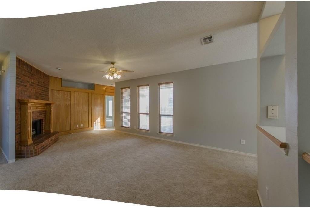 1532 Tanglewood Dr - Photo 4 of 25