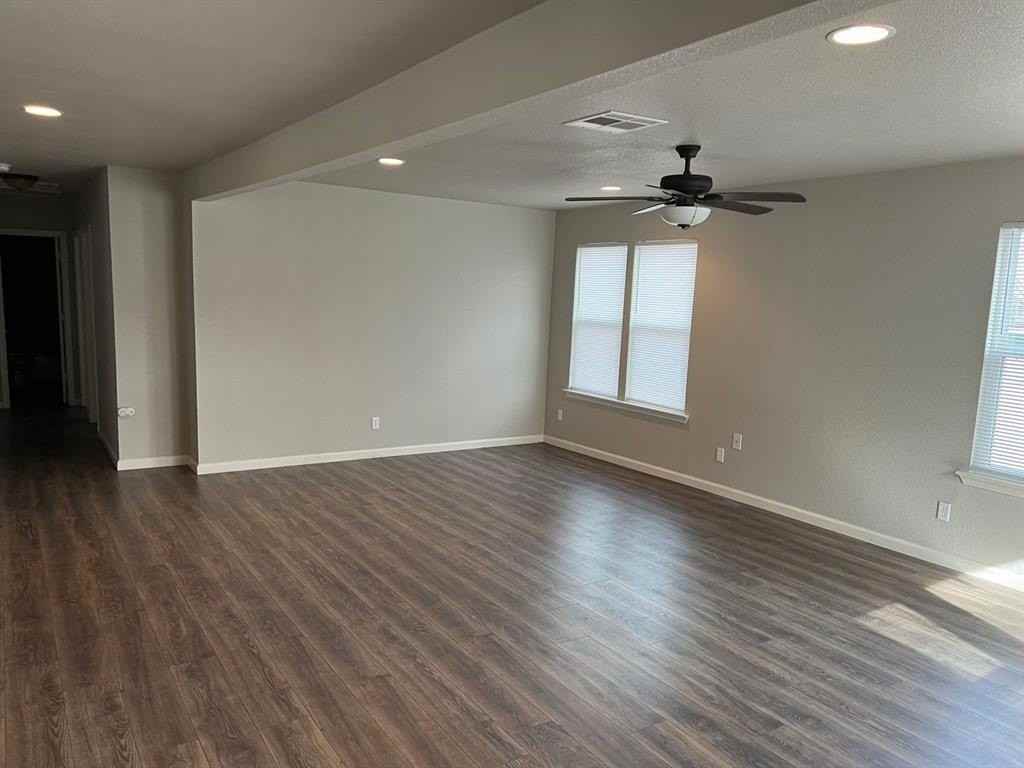 500 W Parkway St #2 - Photo 3 of 12