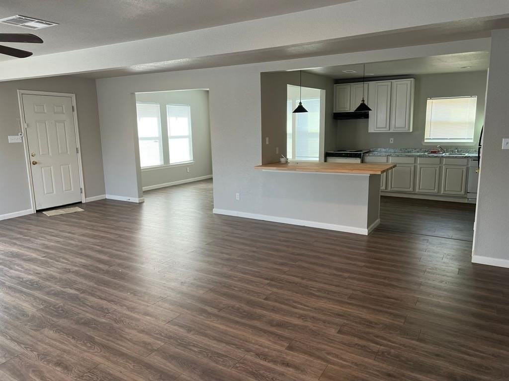 500 W Parkway St #2 - Photo 4 of 12