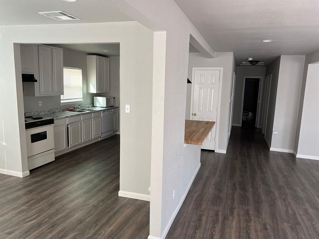 500 W Parkway St #2 - Photo 6 of 12