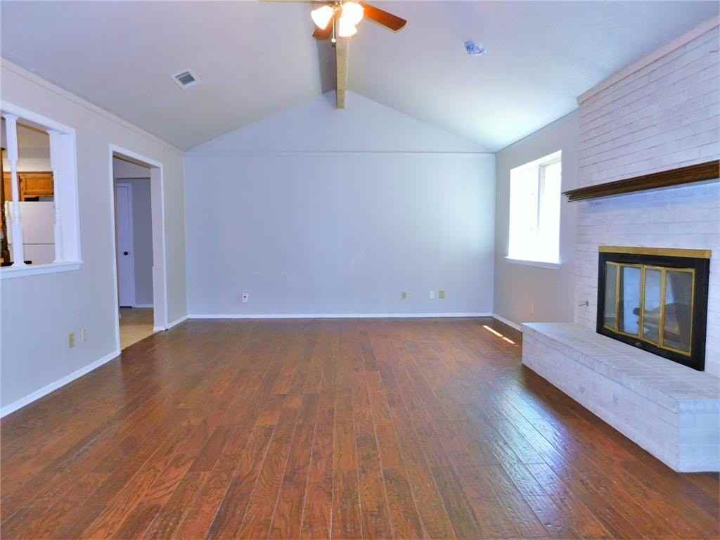 2716 Mill Pond Rd - Photo 4 of 28