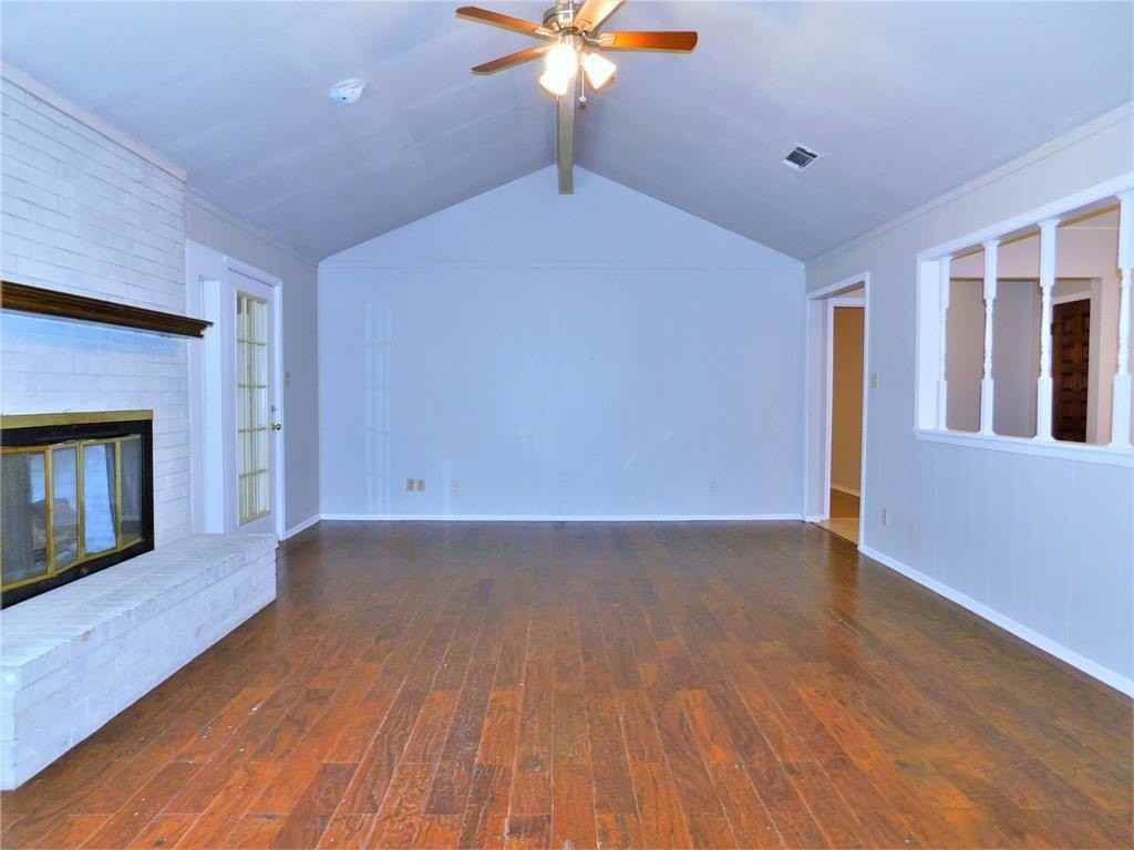 2716 Mill Pond Rd - Photo 5 of 28