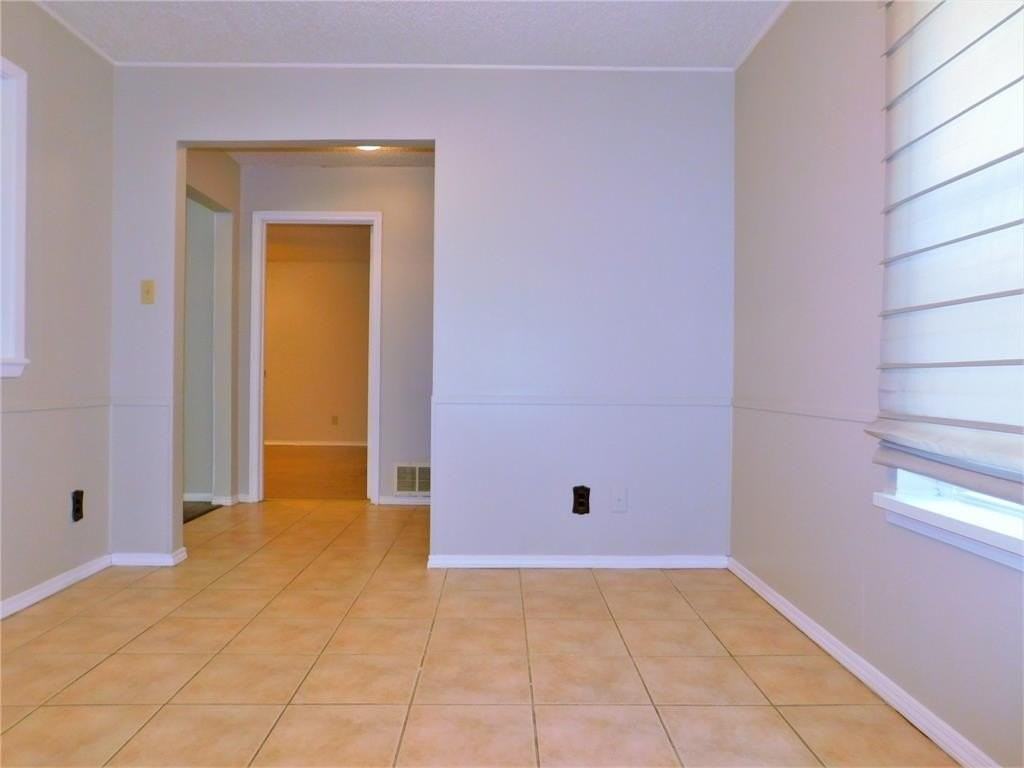 2716 Mill Pond Rd - Photo 6 of 28