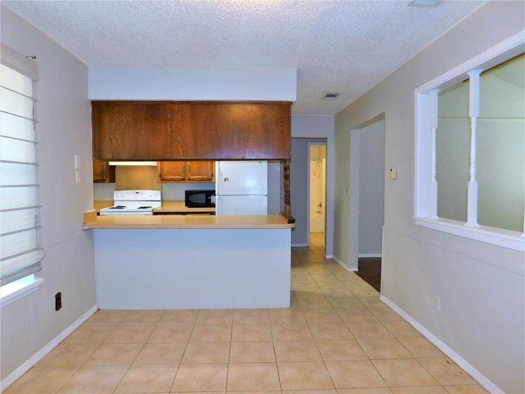 2716 Mill Pond Rd - Photo 7 of 28