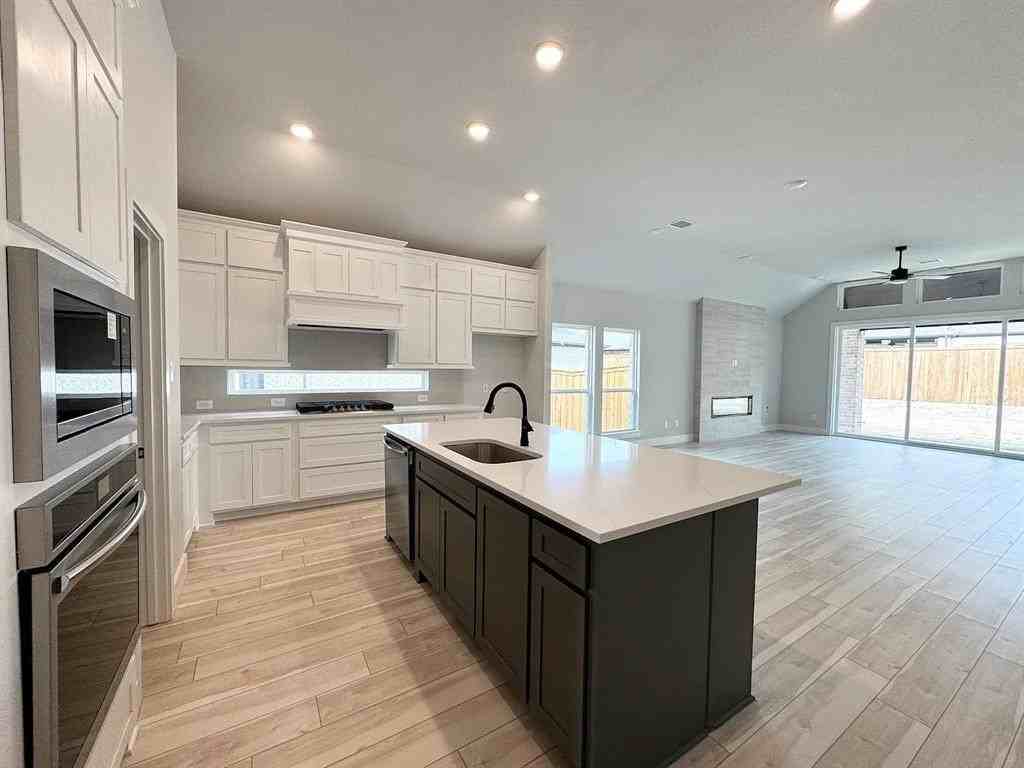 6113 Tahoe Winds Dr - Photo 7 of 32