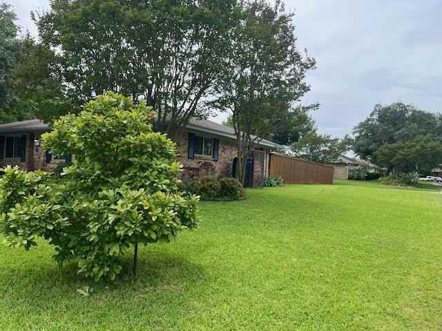 2701 Chadwick Dr - Photo 2 of 27