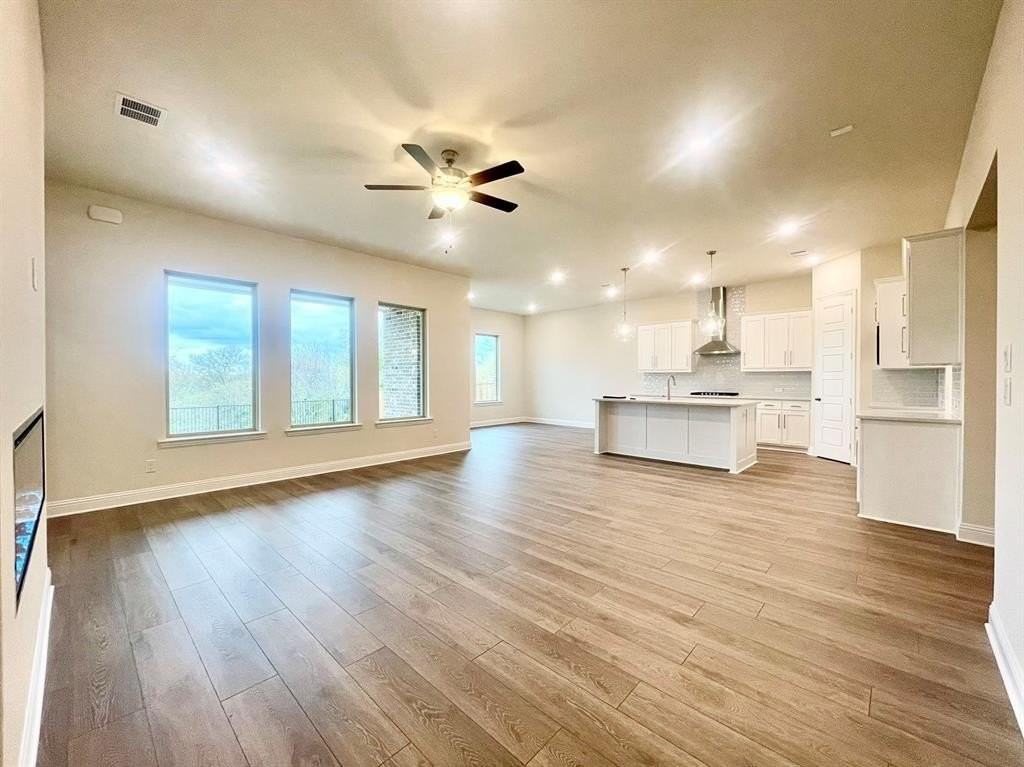 1632 Estivella Dr - Photo 4 of 32