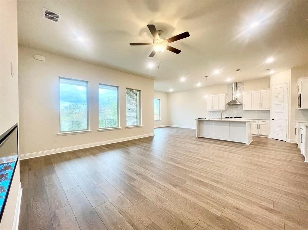 1632 Estivella Dr - Photo 5 of 32