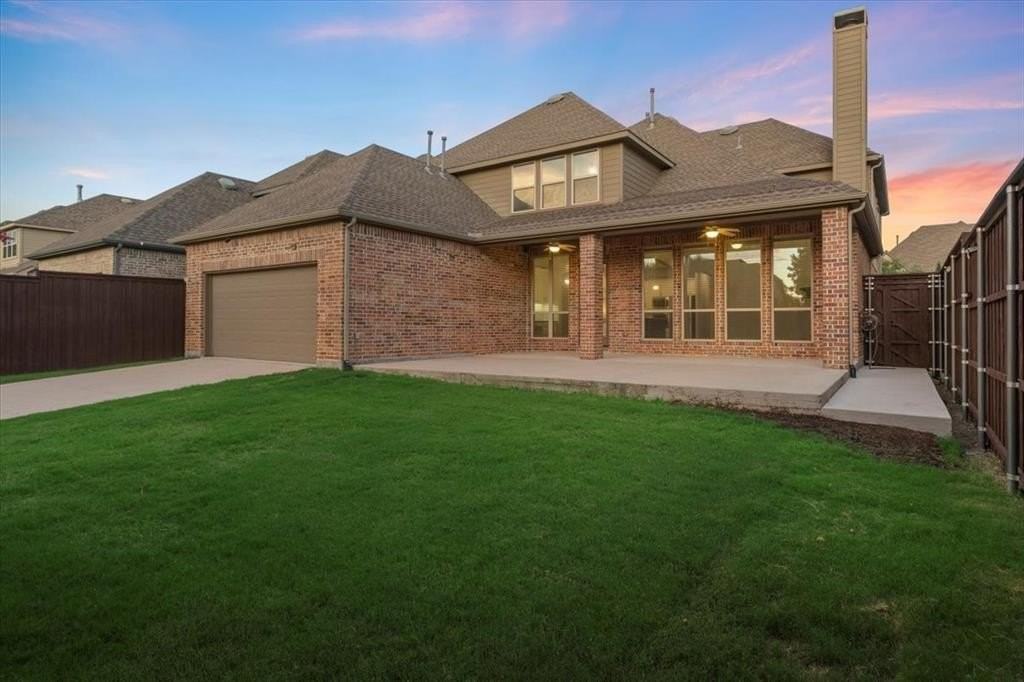 2521 Damsel Bella Blvd - Photo 2 of 34